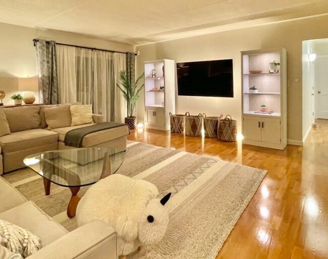 Photo - 50-56 Broadlawn Park Unit 110