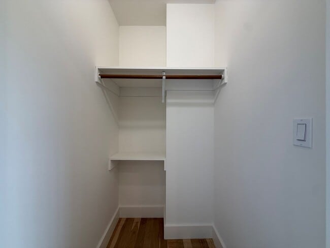 Photo - Spacious 1BD/1BA with In-Unit Laundry – Prime Commuter Location Unidad Apt 2