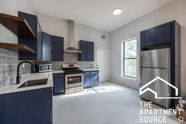 Building Photo - 648 N Damen Ave Rental