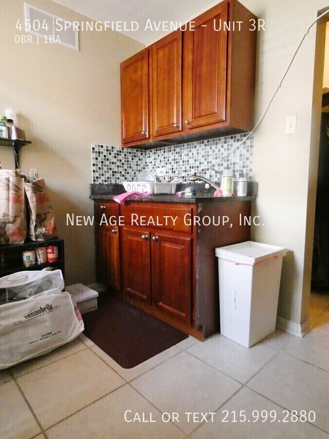 Photo - 4504 Springfield Ave Unidad 3R