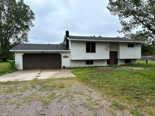 Front view - 526 County Road JJ House