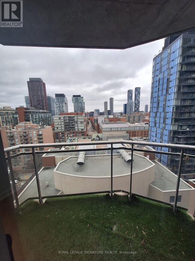 Photo - 255 Richmond St E Unité 1516