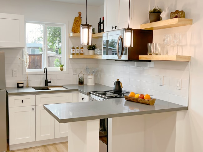 Building Photo - 5903 Glenfinnan Ave Unit ADU Rental