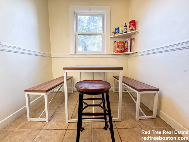 Photo - 28 Manet Rd Unit 1