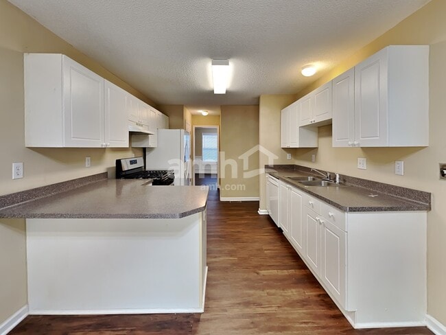 Photo - 5705 Wandering Vine Trl SE