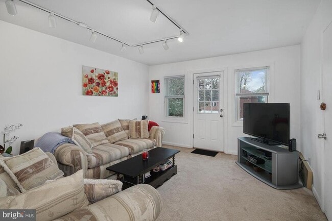 Photo - 2702 Cranston Rd