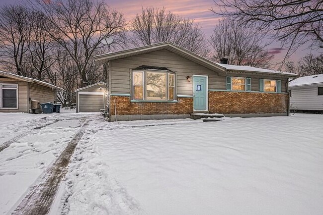 Photo - 2223 Humphrey St