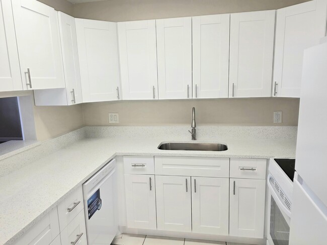 Photo - 495 SE 8th St Unidad 237
