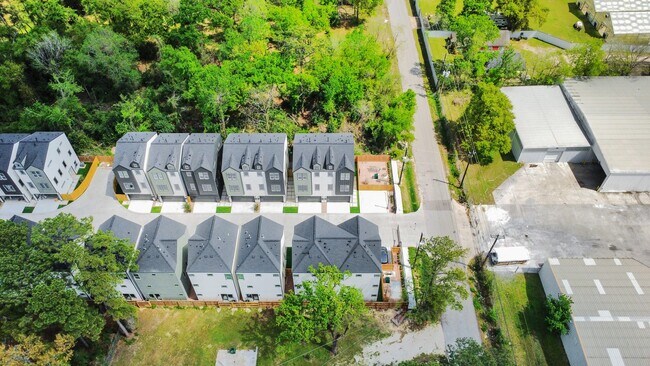 5316 Kindred Gdn Ln