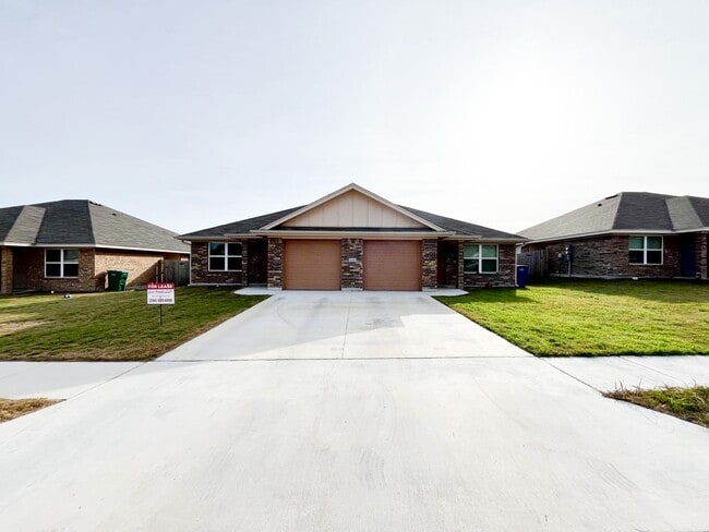 Photo - 1606 Risen Star Ln Unit A