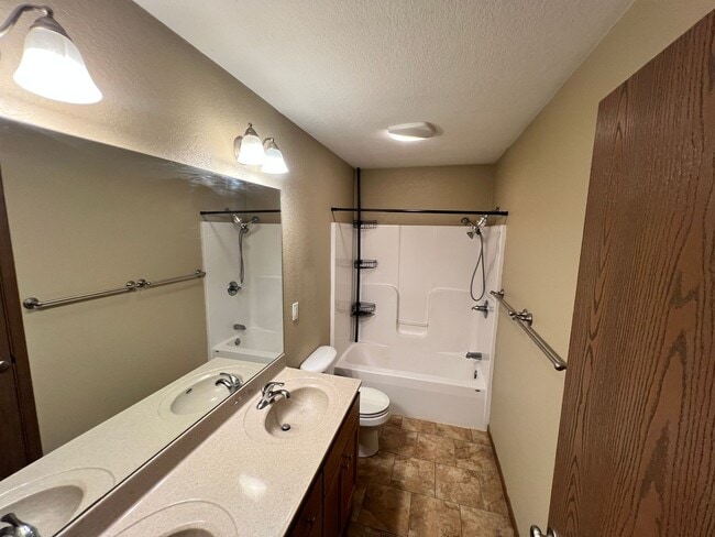 Photo - Welcome Home – Beautiful 4 Bed / 2.5 Bath with Spacious Backyard & Great Features