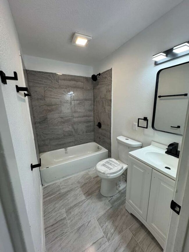 Photo - Gorgeous all renovated Home in Vidor, TX!.