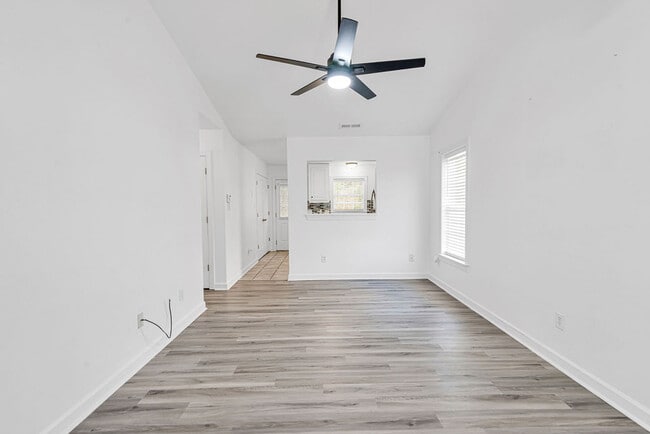 Photo - 900 Springwood Dr