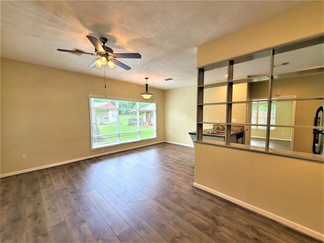 503 Riveredge Dr