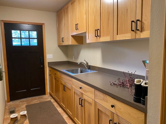 Photo - 268 Lakeview Dr