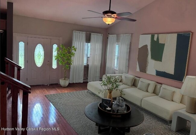 Photo - 124 Blue Mountain Rd