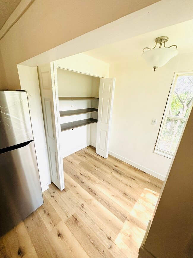 Photo - 1170 Stoughton Ave