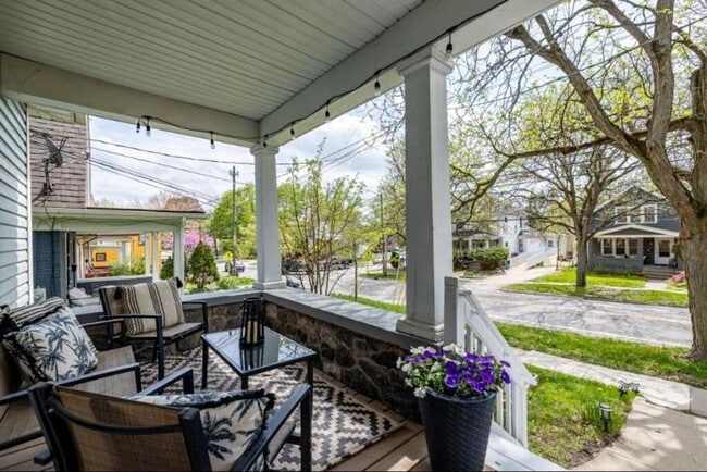 Photo - Walk to Downtown Ann Arbor - 3 bed/2 bath