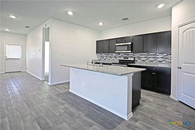 Photo - 884 Armadillo Dr