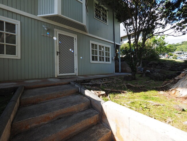 Building Photo - 2640 Ipulei Pl Unit DN