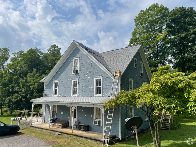 Building Photo - 18086 Seneca Trail Unit B Rental