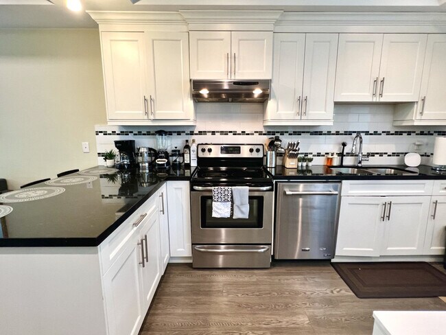 Photo - 3843 Dumfries St Unit ID1263546P