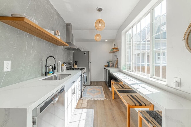 Photo - 142 Bell St Unit ID1250764P