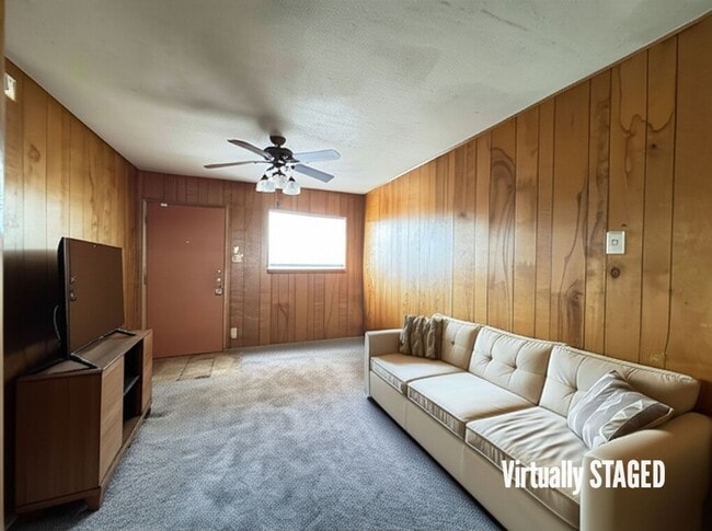 Photo - 807 W Hallmark Ave Unit F