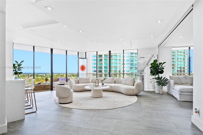 Photo - 20281 E Country Club Dr Unit 808