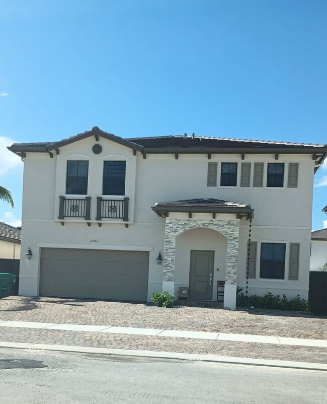 Building Photo - 12961 SW 230th St Rental