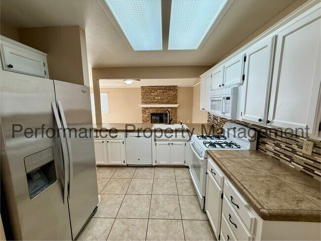 Photo - Beautiful 3 Bed/2 Bath Home in Fresno w/ RBP & $0 Deposit Option Unidad 121