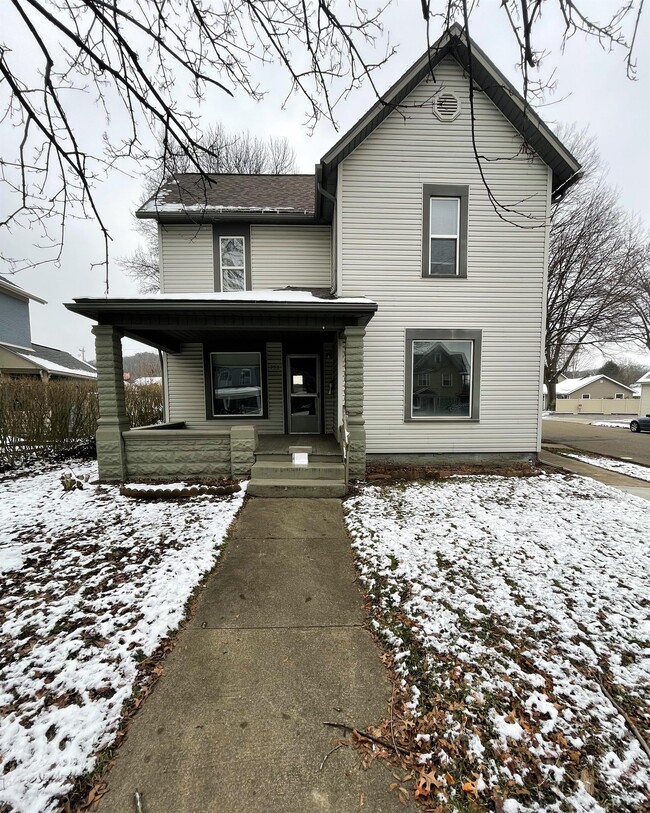 Building Photo - 753 E High Ave Rental