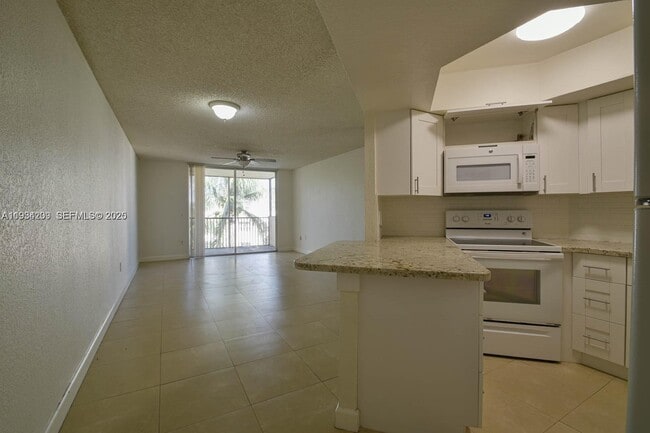 Building Photo - 8215 Lake Dr Unit 504