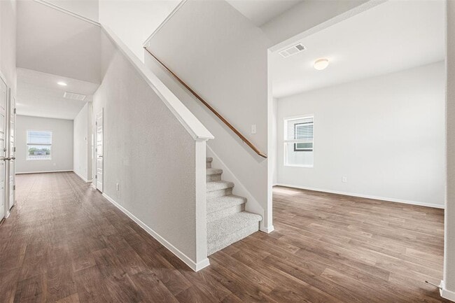 Photo - 180 Keltic Dr