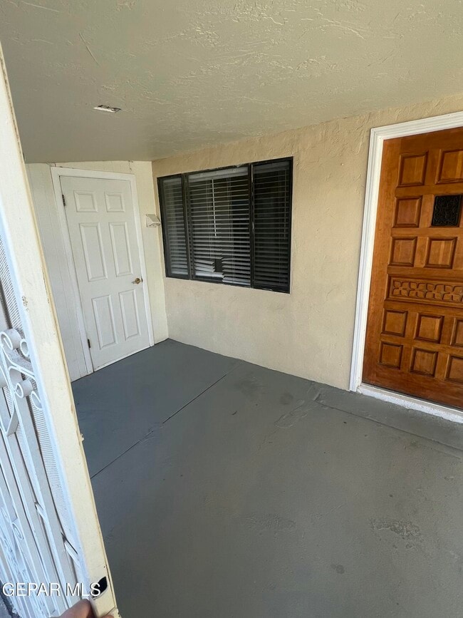 Photo - 3015 Altura Ave Unidad 8