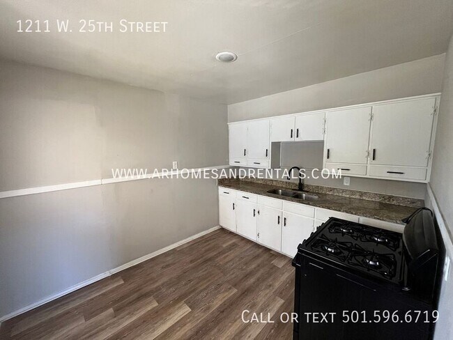 Photo - 1211 W 25th St