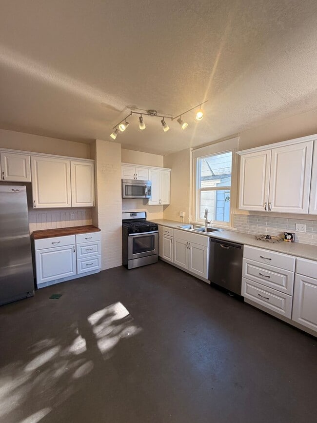 Photo - 223 N Alabama St Unidad 223 N Alabama Duplex