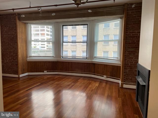 Building Photo - 105 S 18th St Unit 4A