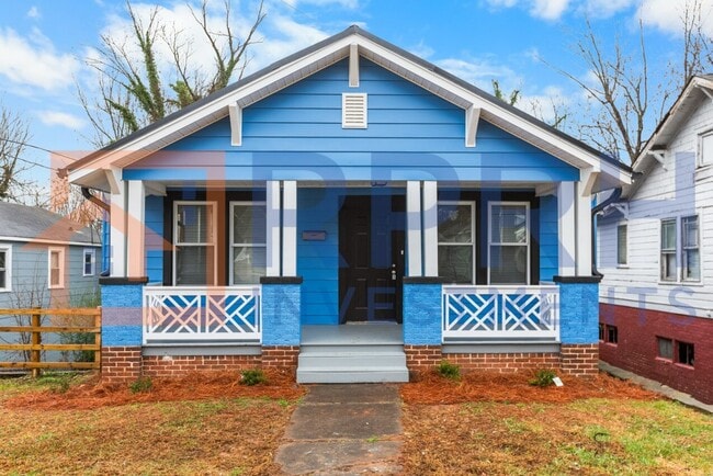 Building Photo - 1614 E 1st St