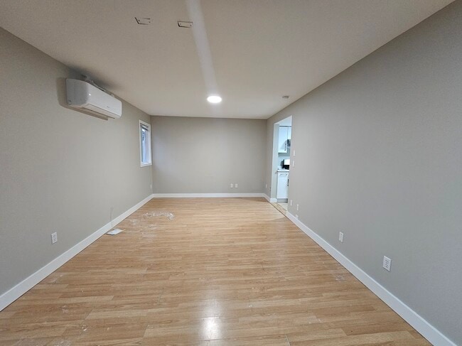 Photo - 5530-5530 Teskey Rd Unit B