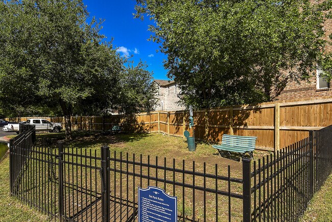 Photo - Stoneleigh Apartments