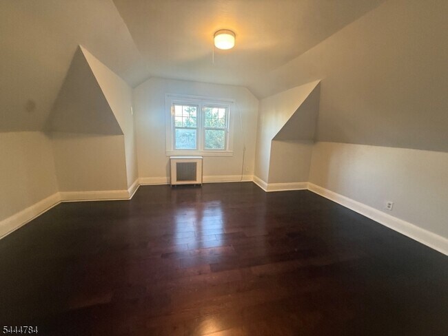 409 Bacheller Ave