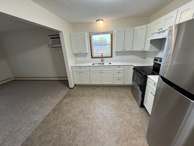 Photo - Renovated 2-bedroom 1-bathroom Unidad A1348-03