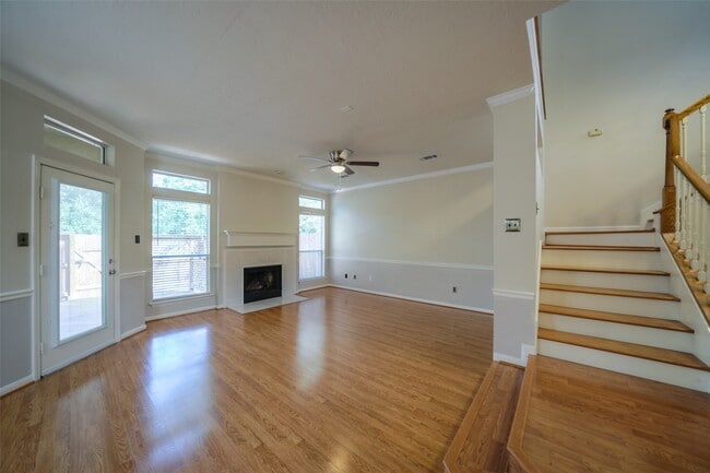 Photo - 22 Scotch Pine Ct
