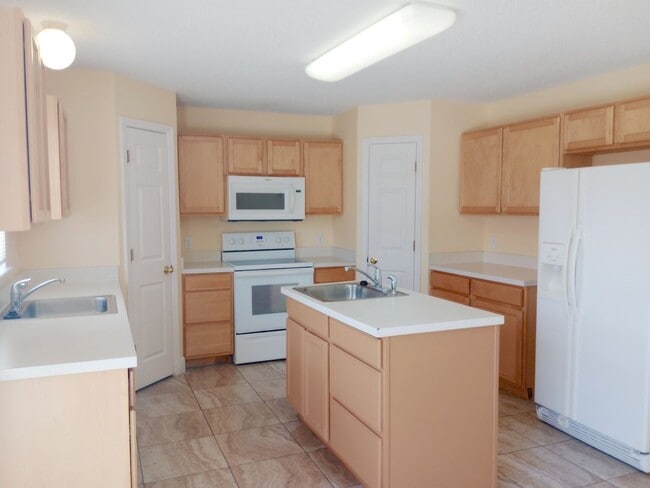 Photo - Spacious 4 bedrooms 2.5 baths single-family home Located in Orlando FL!!