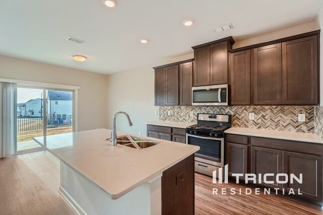 Photo - 4691 Electric Ave SW