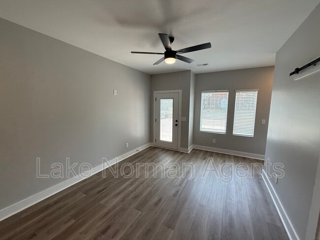 Photo - 525 Dellwood Dr
