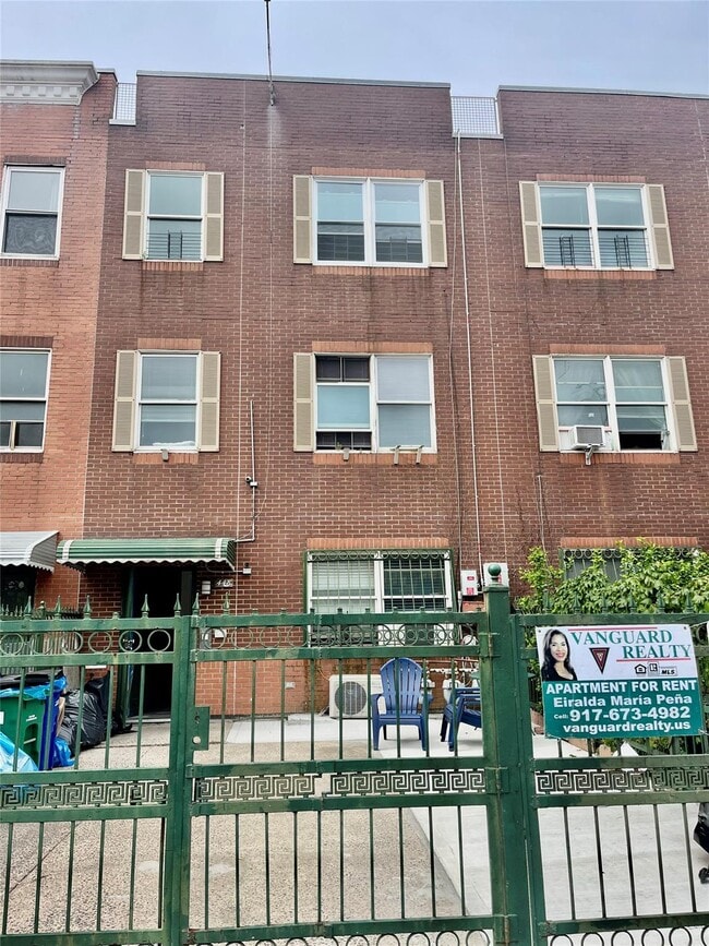 Photo - 448 E 141st St Apartamento