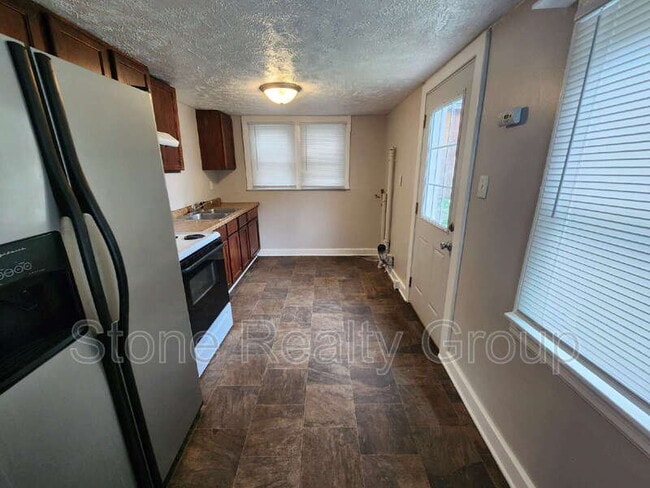 Photo - 1040 7th Ave