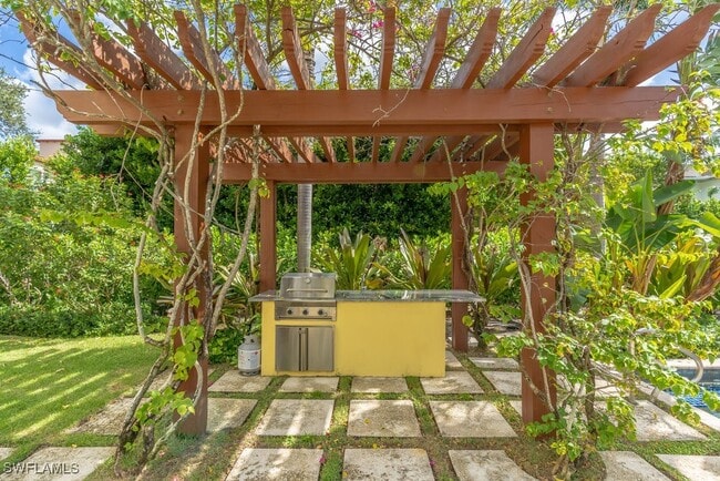 Photo - 300 3rd Ave S Unidad 3